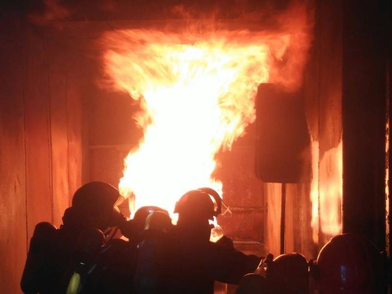 Previnsa Seguridad marítima - Avanzado en Lucha Contra Incendios Previnsa Seguridad marítima - Avanzado en Lucha Contra Incendios, extinguiendo un incencio